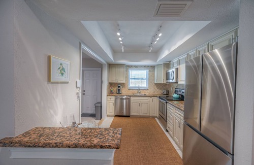 Naples Park Cabaña | Vacation Home Near the Beach!