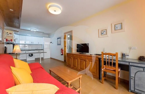 Granadilla de Abona Casa | Casa Vacacional 'Nice 14c El Médano Beach Only' con Piscina Compartida