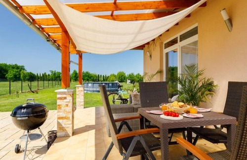 Balatonszemes Casa | Casa de vacaciones Paola by Interhome
