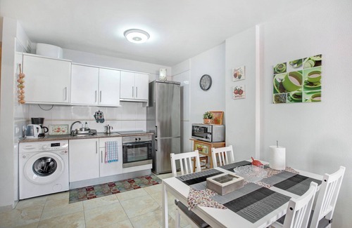 Puerto de Guimar Apartamento | Casa de vacaciones Puertito Guimar cerca de la playa con balcón, piscina exterior y Wi-Fi