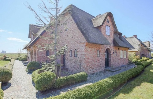 West Husum Casa | Vacation home Reethus Ulla in Husum for up to 4 people