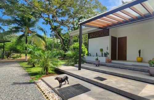 Las Delicias Casa | Vacation Home Retreat -Casa Aloha- 3BR 3BDR Sleeps 8