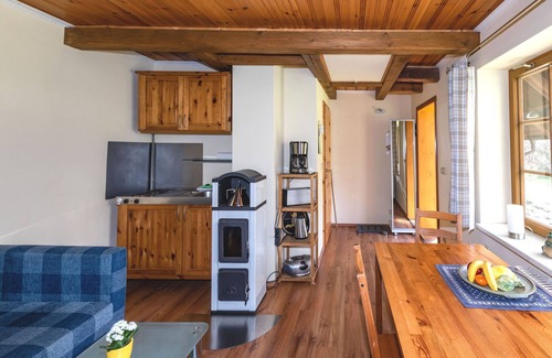 Burg-Dorf Apartamento | Vacation home, sleeping loft, 1 bedroom/kitchenette, shower/WC (from 12 years) - Froschkönig