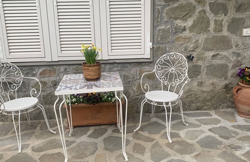 Bagnone Casa | Vacation Home "The Motorcycle"