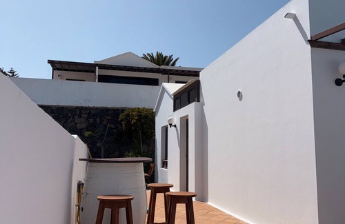 Tias Casa | Casa Vacacional 'Timanfaya' con Vista al Mar, Piscina Privada y Wi-Fi