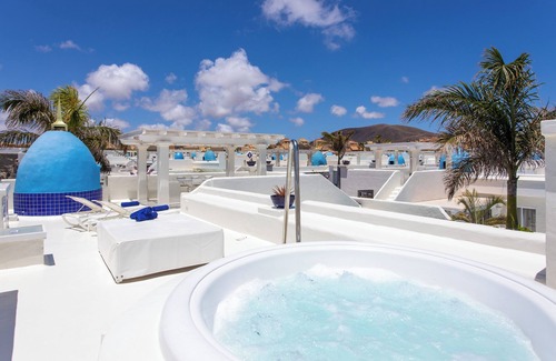 Geafond Villa | Casa de vacaciones 'Villa 913' con vistas a la montaña, piscina y Wi-Fi