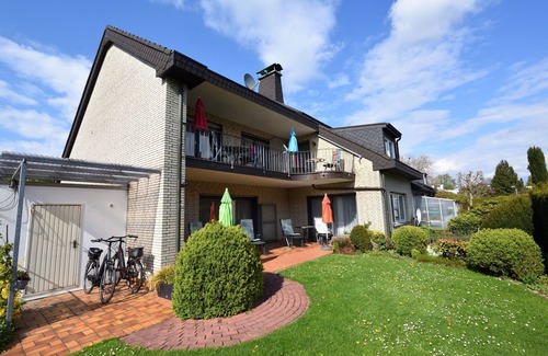 Bad Sassendorf Apartamento | Casa de vacaciones con jardín, terraza y chimenea.