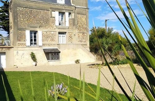 Quineville Cabaña | Casa de vacaciones con acceso directo a la playa y jardín en Quinéville