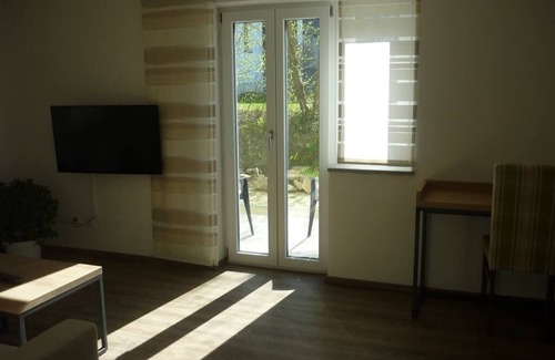 Obernzell Apartamento | Vacation home with double bed and sofa bed, terrace