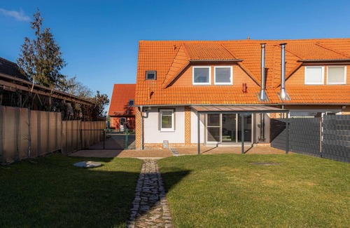 Muritz Casa | Vacation home with fireplace, covered terrace and garden