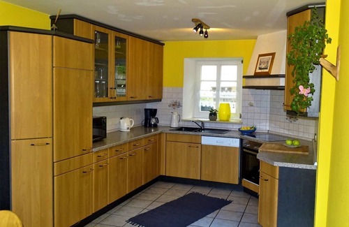 Plutscheid Casa | Vacation home with garden, playground, whirlpool, wood-fired sauna, pet-friendly