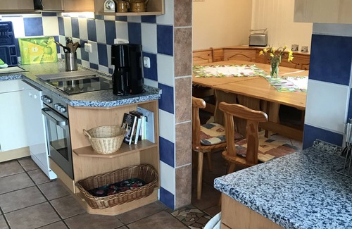 Henriettenhof Casa | Gran casa de vacaciones para 9 personas con parcela grande, barbacoa + sauna + lago