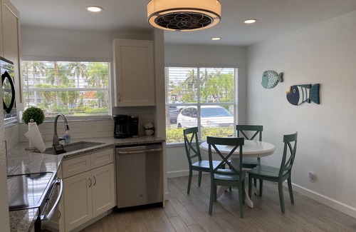 Isla del Sol Condominio | VACATION IN PARADISE! 5min to StPete Beach, Pool, Updated & Very Clean 1st Floor