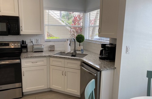 Isla del Sol Condominio | VACATION IN PARADISE! 5min to StPete Beach, Pool, Updated & Very Clean 1st Floor