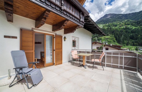 San Martino in Passiria Apartamento | Apartamento de vacaciones "Moosmair 3" con vistas a la montaña, Wi-Fi, balcón y jardín