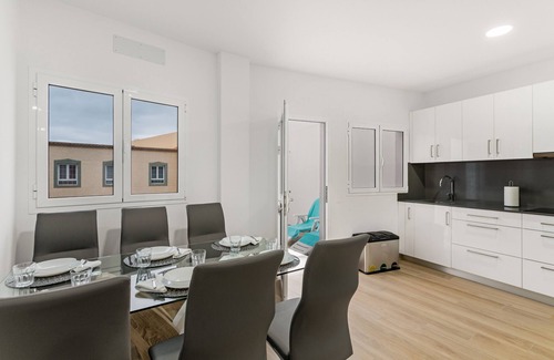 Las Vegas Apartamento | Vacaciones 'Lola' con vistas a la montaña, terraza privada y Wi-Fi