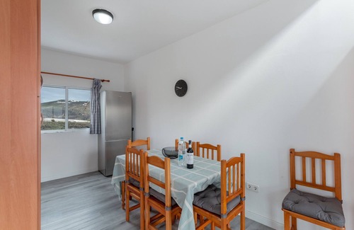 Moya Apartamento | Vacaciones 'Los Adejo' con terraza compartida, jardín compartido y Wi-Fi