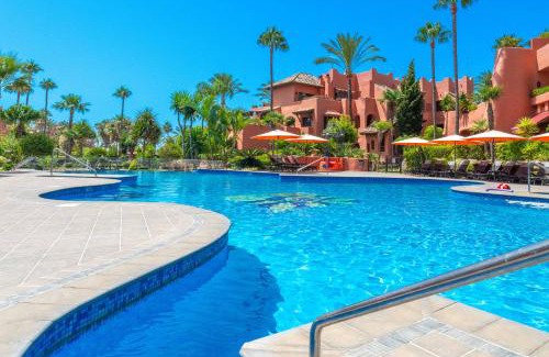 Nueva Milla de Oro Casa | VACATION MARBELLA I The Signature Penthouse, Sea View, Sauna, Private Heated Jacuzzi, Cutting-edge Amenities