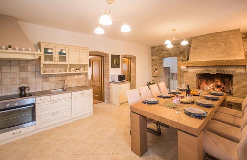 Muzini Villa | Piscina privada de 50 metros cuadrados, amplio jardín, ideal para familias, cada habitación con aire acondicionado.