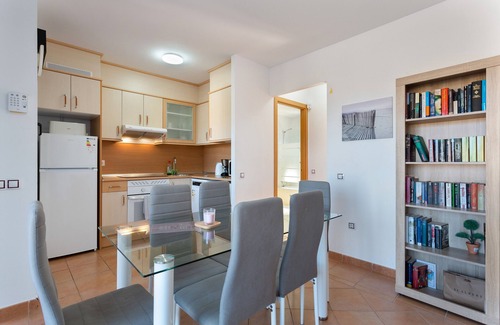 La Oliva Apartamento | Vacaciones 'Punta Calma' con vistas al mar, piscina compartida y Wi-Fi