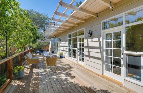 Carmel Woods Cabaña | Vacation Rental Home ~ 1 Mi to Carmel Beach!