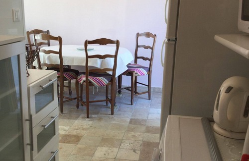 Cavaillon Chalet De Esquí | Bonita casa de campo con piscina climatizada ubicada en Cavaillon, magnífica vista, 2/4 personas