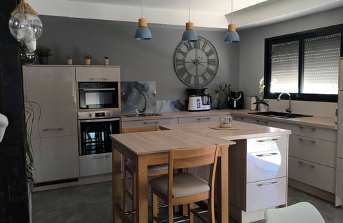 Sarrians Casa | Vacation rental house in provence with jacuzzi (avignon)