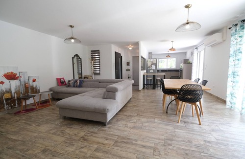 Taillades Chalet De Esquí | Villa moderna, tranquila, LES TAILLADES, LUBERON - Piscina privada 6 pers.