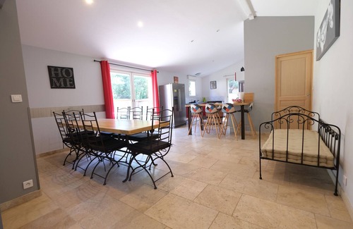 Maubec Chalet De Esquí | ALQUILER DE VACACIONES MUY AGRADABLE AL PIE DE LUBERON - 8 personas