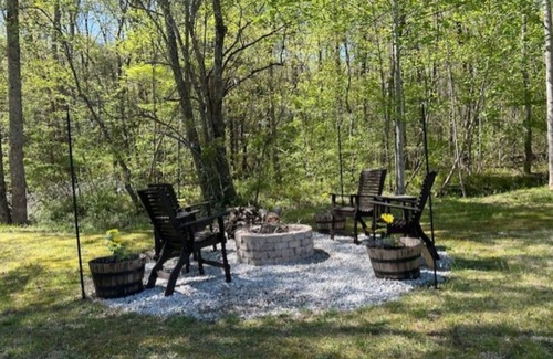 Cleveland Casa | Vacation Rental, Spa & Salt Room Table Rock State Park Fire-Pit ,Pet Friendly