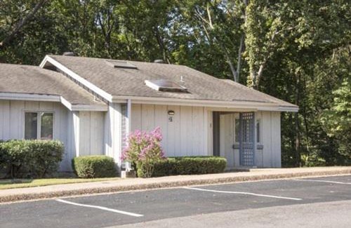 Bella Vista Apartamento | Vacation Resort Condos By the Stunning Ozark Mountains