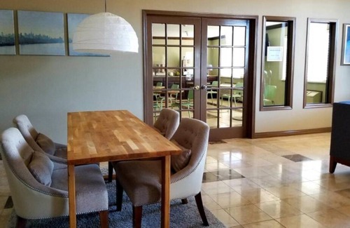 Castle Rock Casa | Vacation Starts Here! 3 Convenient units, Dining, Near Plum Creek Golf Course