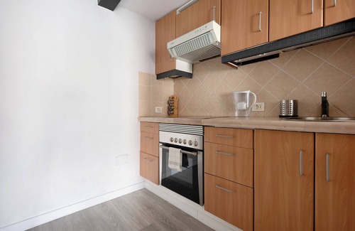 Las Arenas Apartamento | Estudio de vacaciones 'Actors' con vistas a la montaña, terraza privada y Wi-Fi