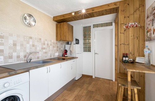 Guimar Apartamento | Estudio de vacaciones 'Hogar De Ireneo' con vistas al mar, terraza privada y Wi-Fi