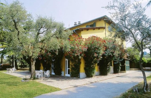 Gralaoni-Pralesi-Cisano Apartamento | Vacation village Cisano San Vito Room Perla for 4 persons