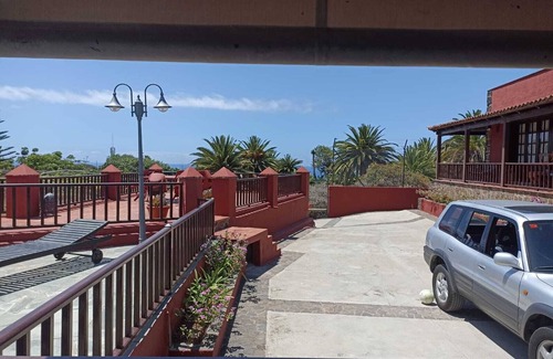 Icod de los Vinos Villa | Villa de vacaciones 'The Palm' con piscina privada, terraza privada y Wi-Fi