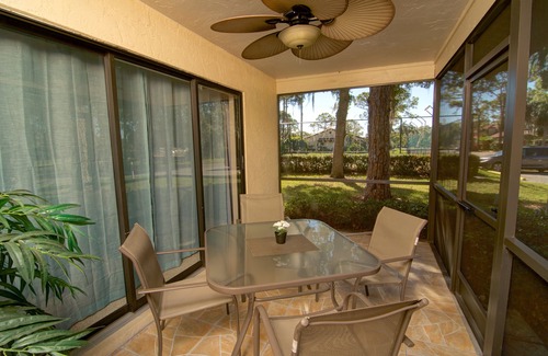 Sarasota Villa | Vacation Villa just minutes drive from Siesta Key, year-round heated pool / 3640
