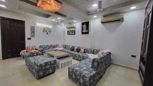 Pitampura Apartamento | VacationBuddy Opulent Homestay 2 BHK Pitampura NSP