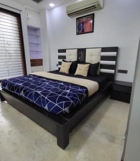 Pitampura Apartamento | VacationBuddy Opulent Homestay 2 BHK Pitampura NSP