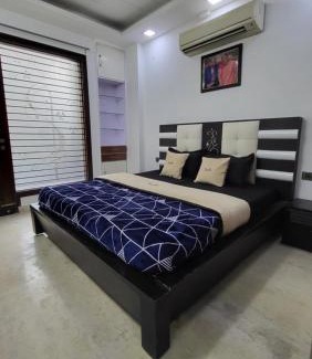 Pitampura Apartamento | VacationBuddy Opulent Homestay 2 BHK Pitampura NSP