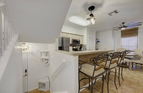 Corpus Christi Condominio | Vacay at the Beach-Spacious Remodeled Townhome