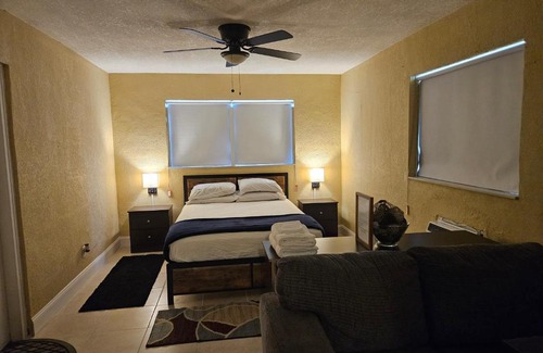 Lauderdale Lakes Casa | Vacay inn
