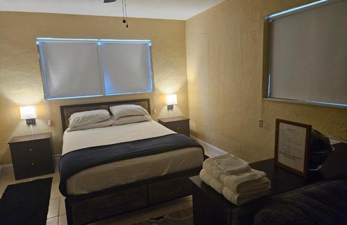 Lauderdale Lakes Casa | Vacay inn