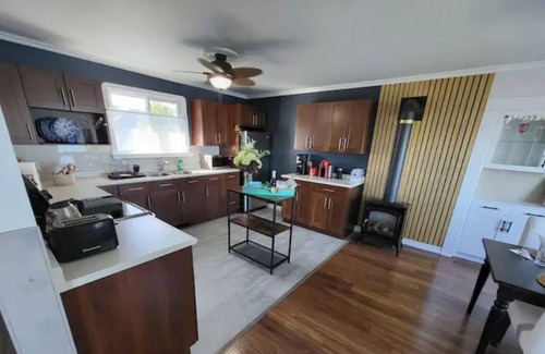 Greater Napanee Cabaña | Vacaymode.ca