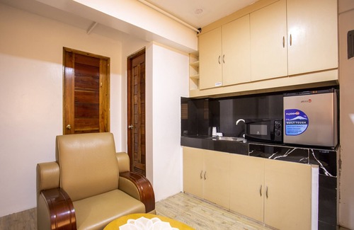 Pembo Hotel | Vaccinated Staff - Capital O 806 Pattaui Residences