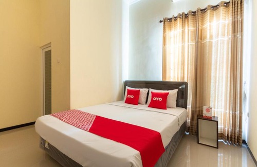 Dinoyo Hotel | Vaccinated Staff - OYO 3763 Oq Guest House Syariah