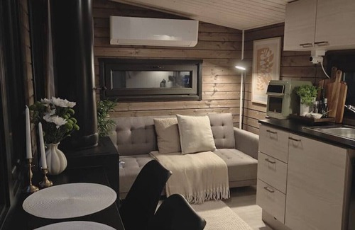 Kolari Cabaña | VADELMA|Sauna|Fireplace|WiFi|BBQ|Terrace|Ski|Ylläs