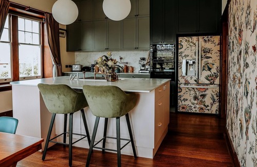 East Launceston Casa | Vagabond's Rest (ITAS) - Central 3-Bedroom Launceston Condominium