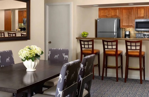Highland Meadows Condominio | Vail Condo available checking in on Friday, September 13th