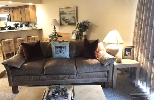 Vail Condominio | Vail Village European Charmer-Walk to Gondola, AC, Dog friendly